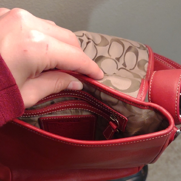 Vintage Coach Red Leather Messenger Bag - Picture 5 of 10